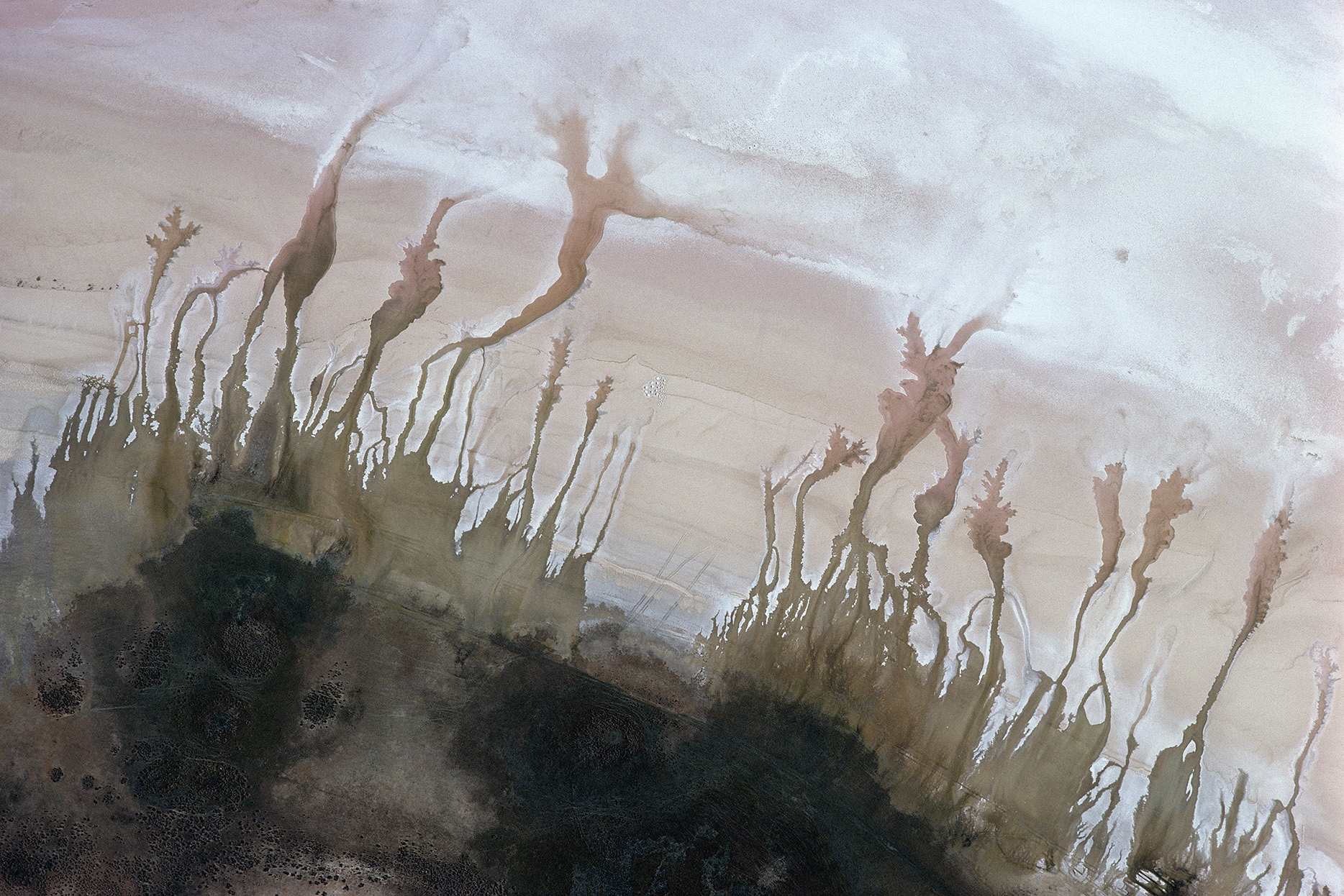 Georg Gerster, On the shore of Lake Maharlu, Iran, 1976
Inkjet printed with pigmented Epson Ultra Chrome K3, on Epson 
100 x 150 cm
Edition of 8 + 2 AP