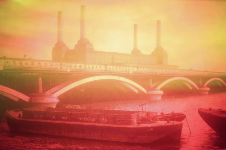 Romeo Vendrame, Sir John Fowler’s Bridge II, 2016, from the series Choreography Part II
Pigment print, between acrylic glass
70 x 105 cm
Edition of 5