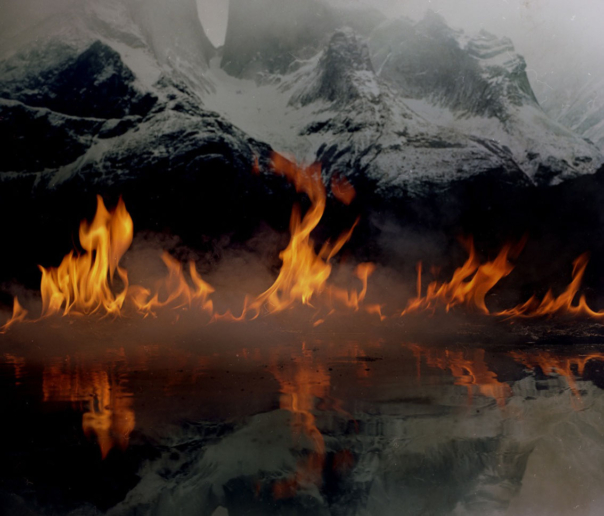 Sonja Braas, Burning Oil, 2007
C-print diasec, wood frame
160 x 201 cm
Edition of 8 + 2 AP