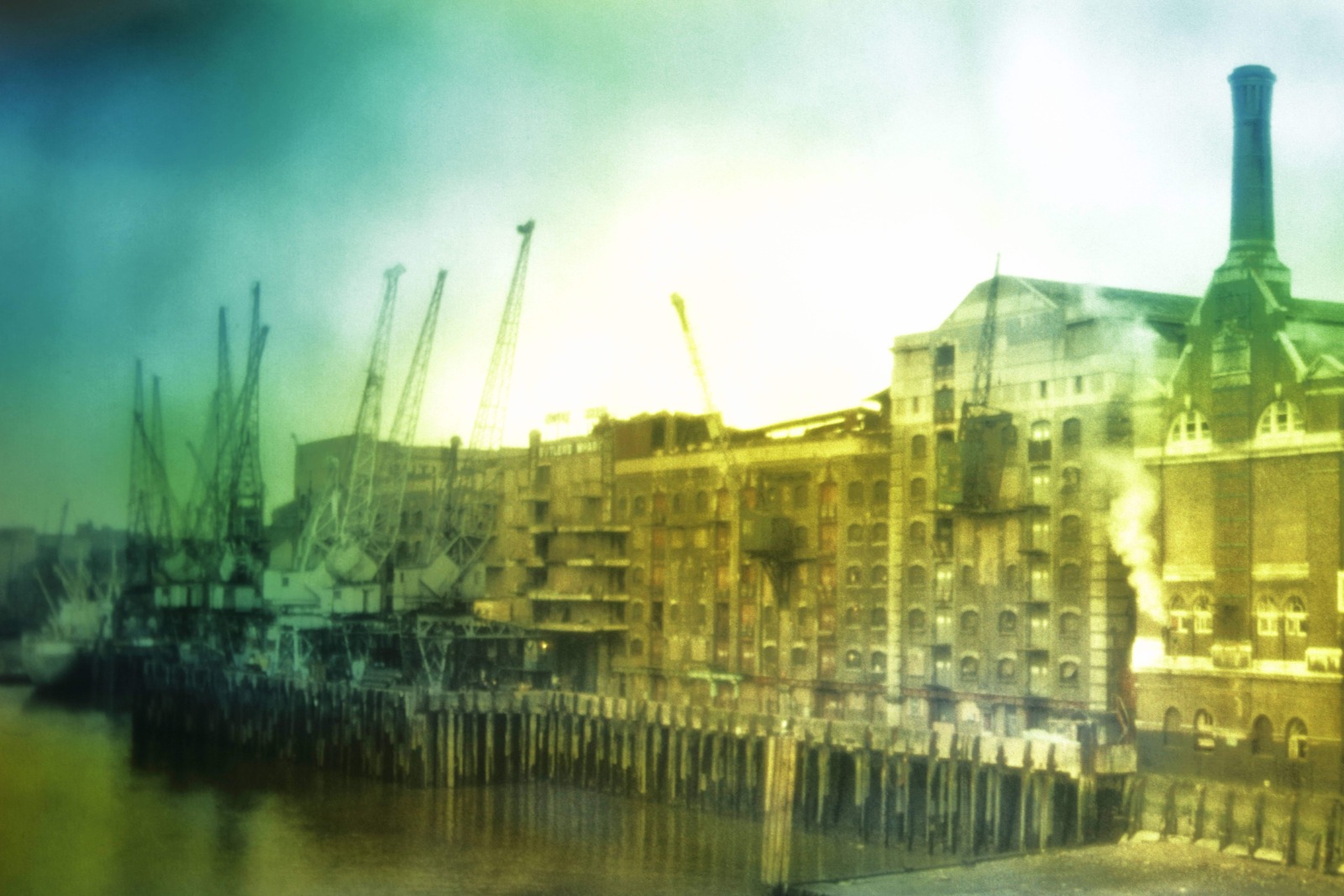 Romeo Vendrame, Shad Riverside, 2016, from the series Choreography Part II
Lambda print, between acrylic glass
60 x 90 cm
Edition of 5