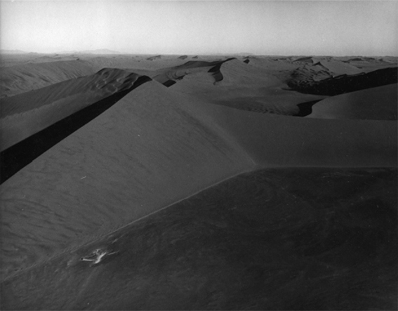 Balthasar Burkhard, Namibia 14, 2000
Gelatin silver print on baryt paper, wooden frame
100 x 125 cm
Edition of 5
