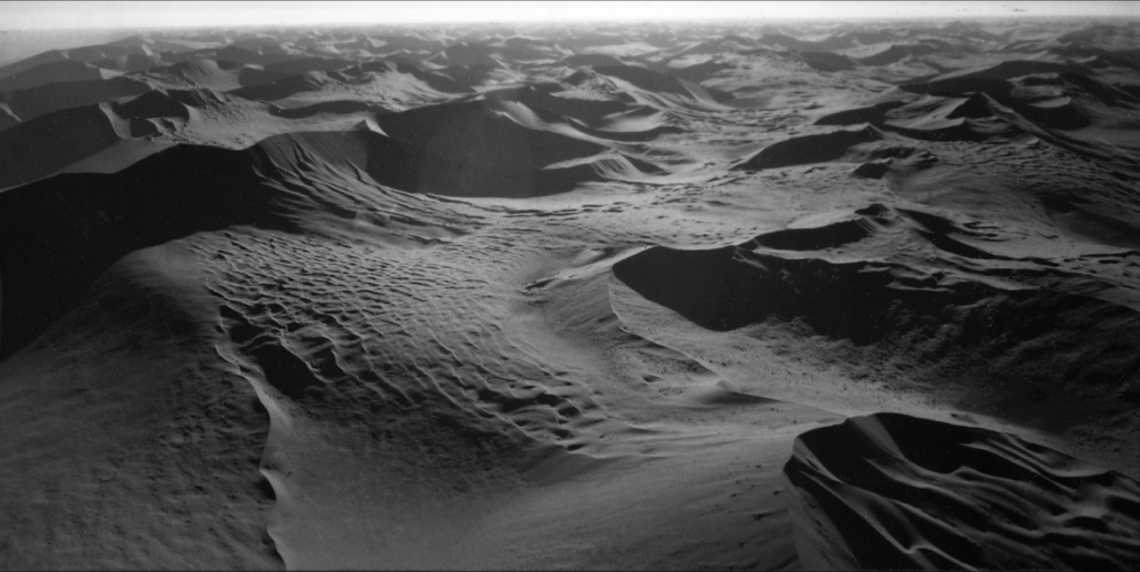 Balthasar Burkhard, Namibia 11, 2000
Gelatin silver print on baryt paper, wooden frame
125 x 250 cm
Edition of 5

