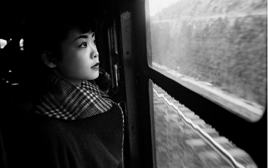 Werner Bischof, Michiko on her Way to Town, 1951
Gelatin Silver Print
40 x 50 cm  
