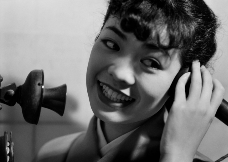 Werner Bischof, Michiko on the Telephone, 1951
Gelatin Silver Print
40 x 50 cm  