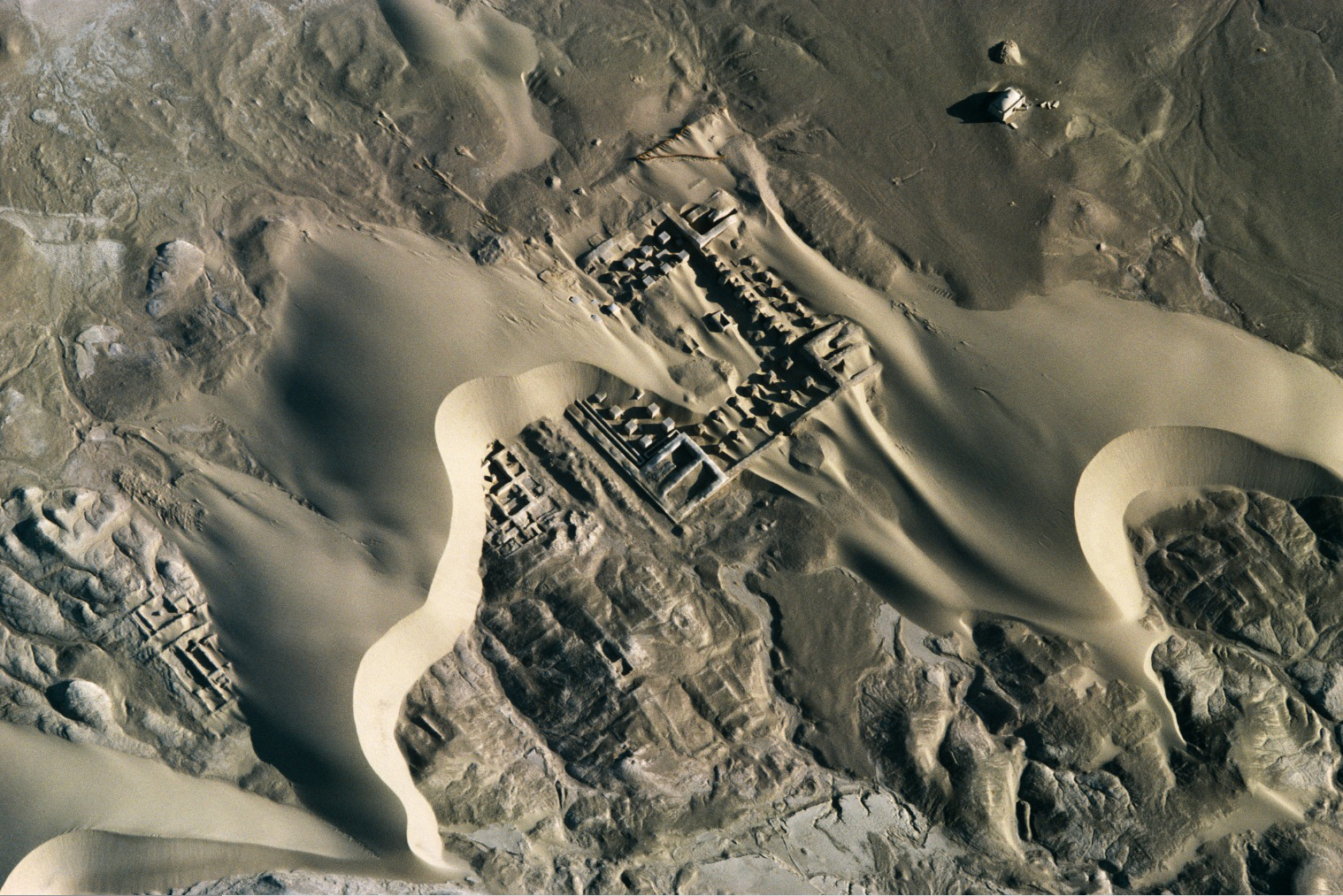 Georg Gerster, Dahan-e Ghulaman, Iran
Inkjet printed with pigmented Epson Ultra Chrome K3, on Epson Exhibition Fiber Paper
100 x 150 cm
Edition of 8 + 2 AP