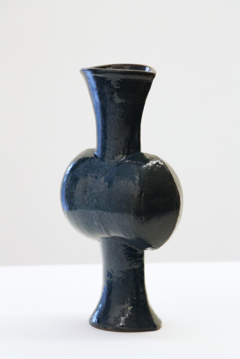 Gabi Hamm, Untitled #27, 2017-2020
Glazed clay
Height 23 cm