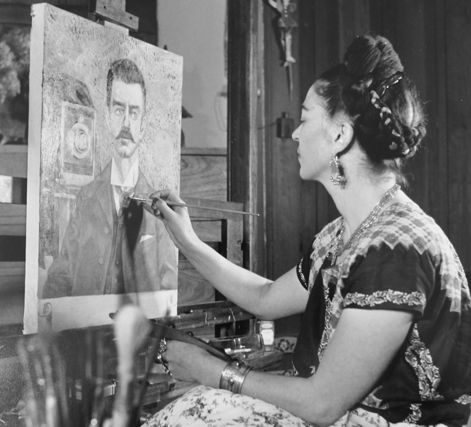 Gisèle Freund, Frida Kahlo, 1952
Gelatin silver print, printed 1990s
36 x 26,2 cm (image) / 40,5 x 30,5 (sheet)
Signed, captioned and dated by photographer verso
