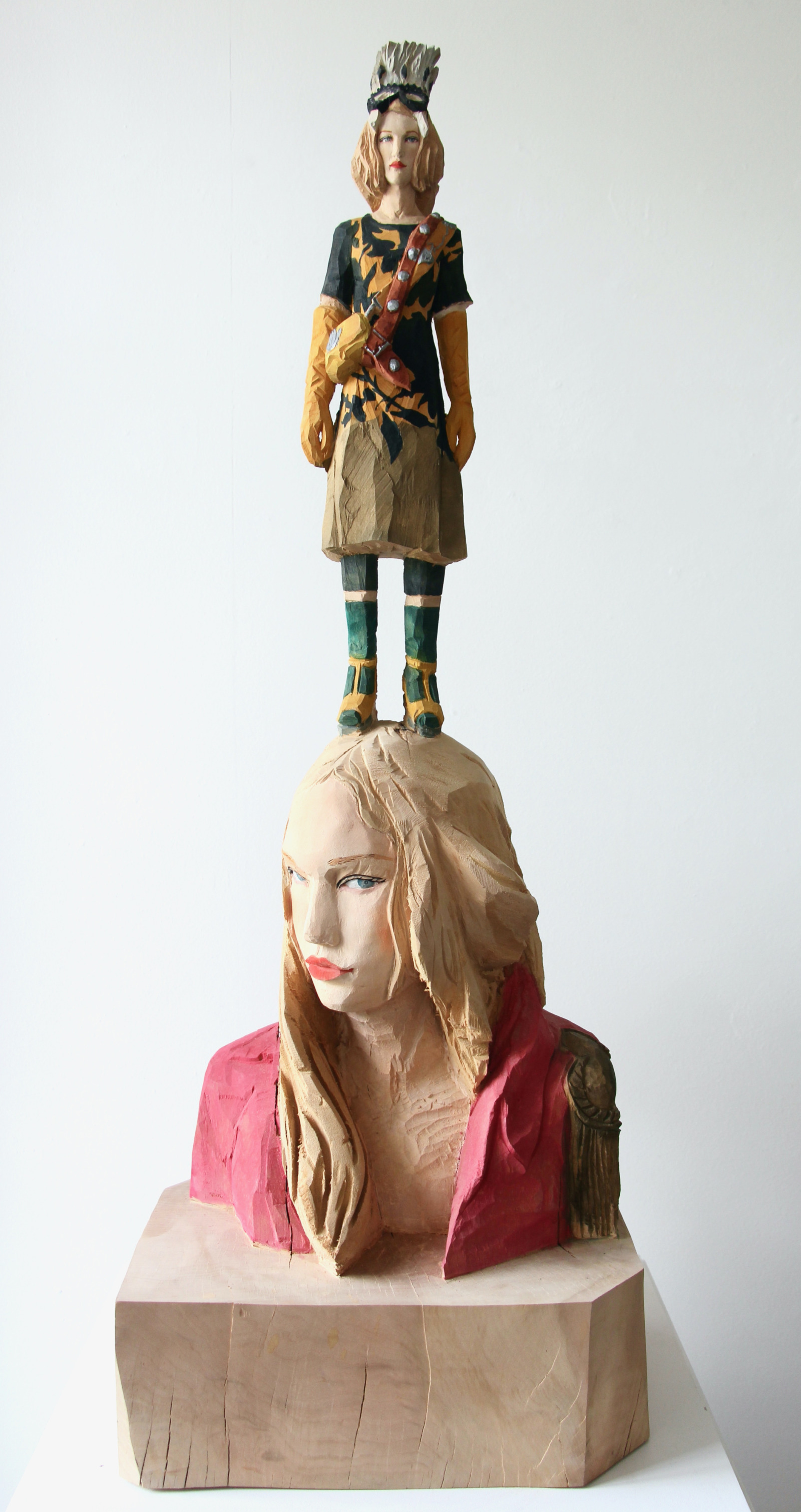 Hideki Iinuma, Revolver van Noten, 2006
Lime wood, painted
100 x 23 x 38 cm