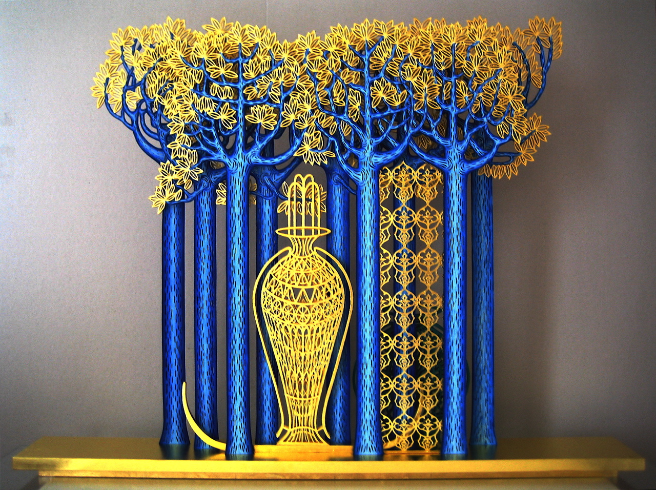 Wilfried Riess, Beständig ist das leicht Verletzliche, 2010
Paper, oil paint, leaf gold, wood, glue 
100 x 80 x 5 cm