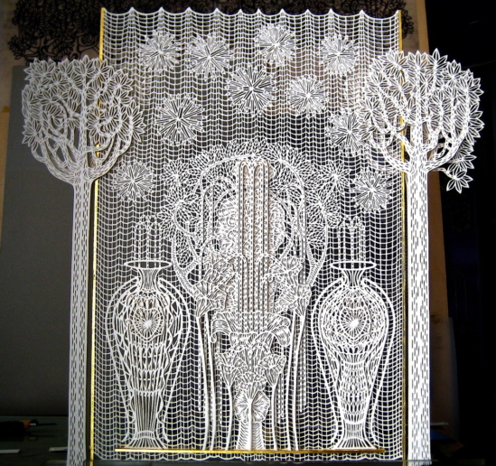 Wilfried Riess, Hinter dem Vorhang, 2011
Paper, leaf gold, wood, glue
95 x 90 x 4 cm