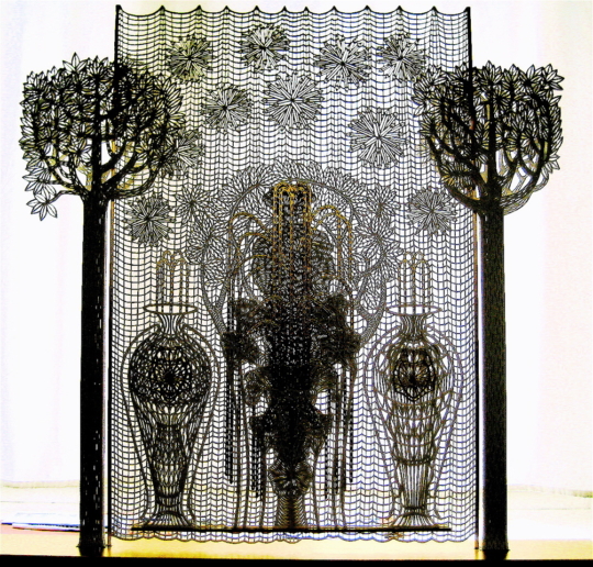Wilfried Riess, Hinter dem Vorhang, 2011
Paper, leaf gold, wood, glue
95 x 90 x 4 cm