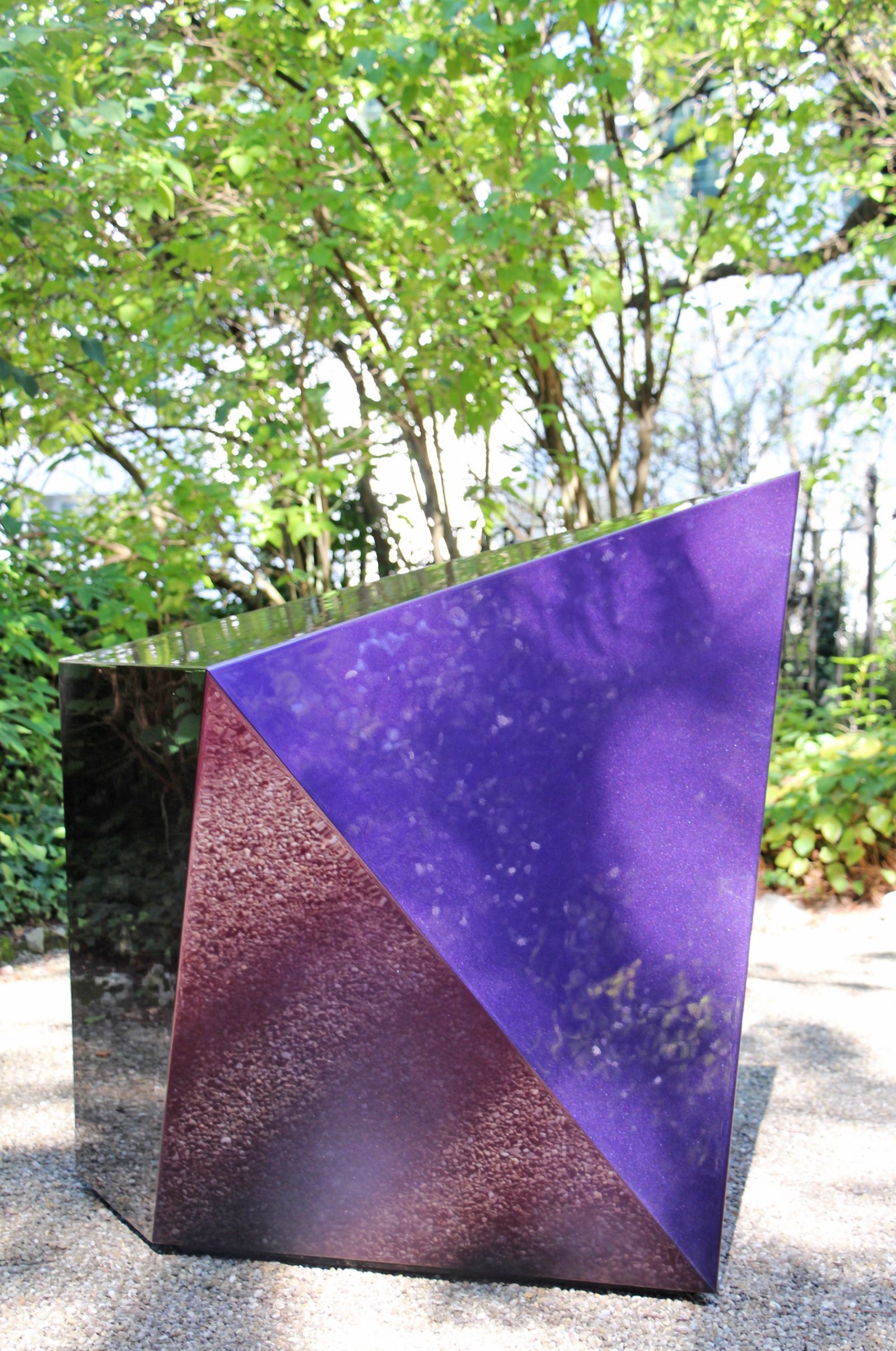 Hanna Roeckle, Pyrit Copper, 2016
Lacquer on GRP
105 x 95 x 84 cm