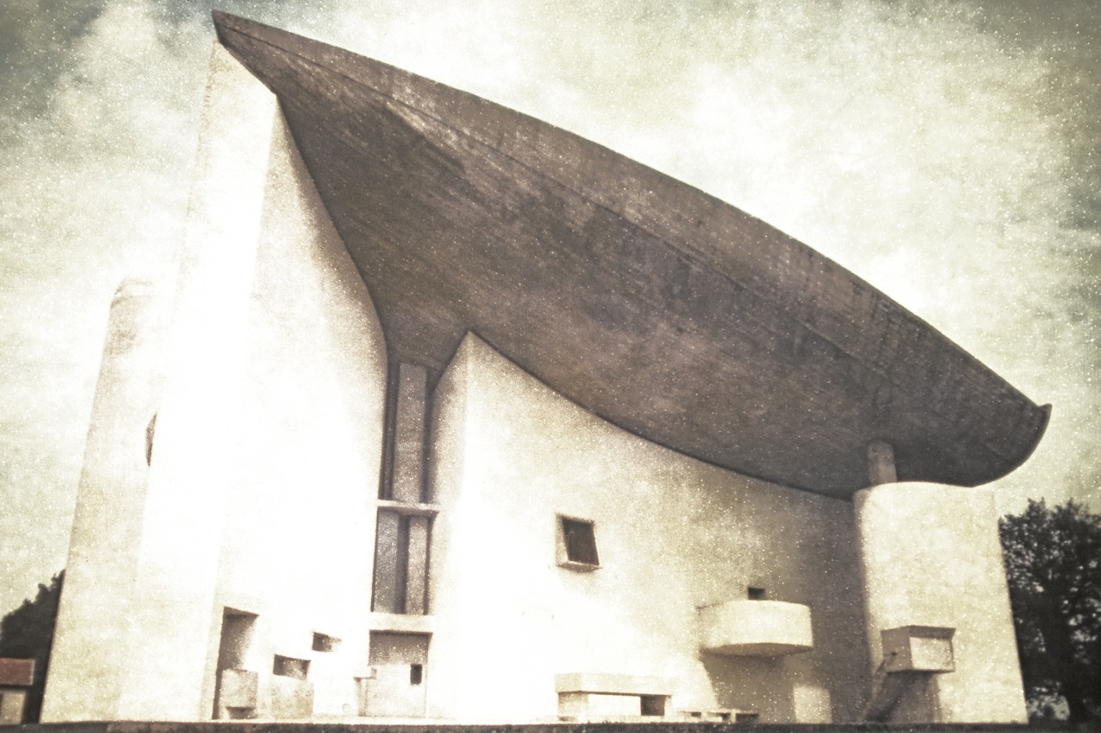 Romeo Vendrame, Explored by JWST’s Golden Eye II, 2021, from the series French Loner
Pigment print, between acrylic glass
80 x 120 cm
Edition of 5