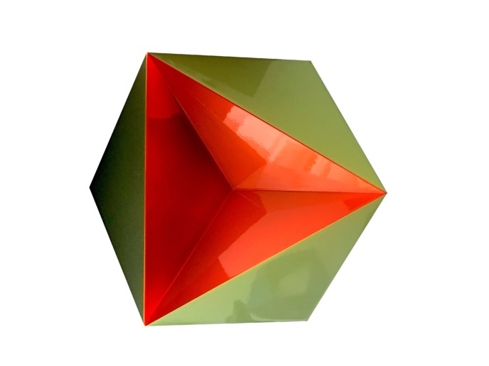 Hanna Roeckle, Rosetta S, 2021
Lacquer on SWISSCDF 
26 x 27 x 15 cm 