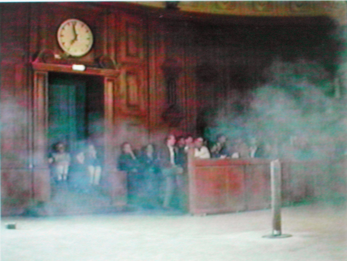 Roman Signer, Performance, Kunst-Buffet Badischer Bahnhof Basel, 1989
6 Video-Outprints
Edition of 30